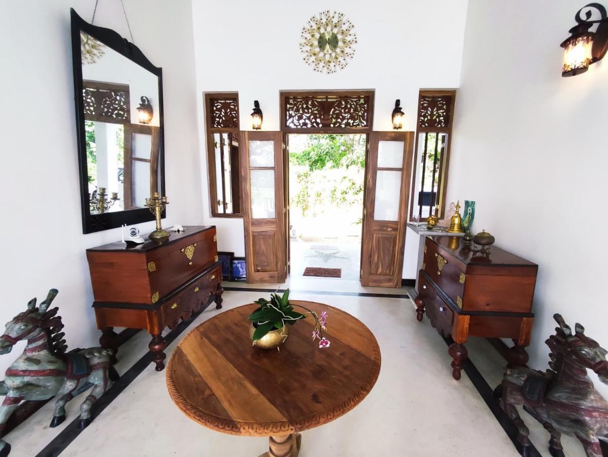 Villa Seven Faces-Luxury Escape,Stunning Views With Private Pool For A Couple Or Family! Galle Kültér fotó