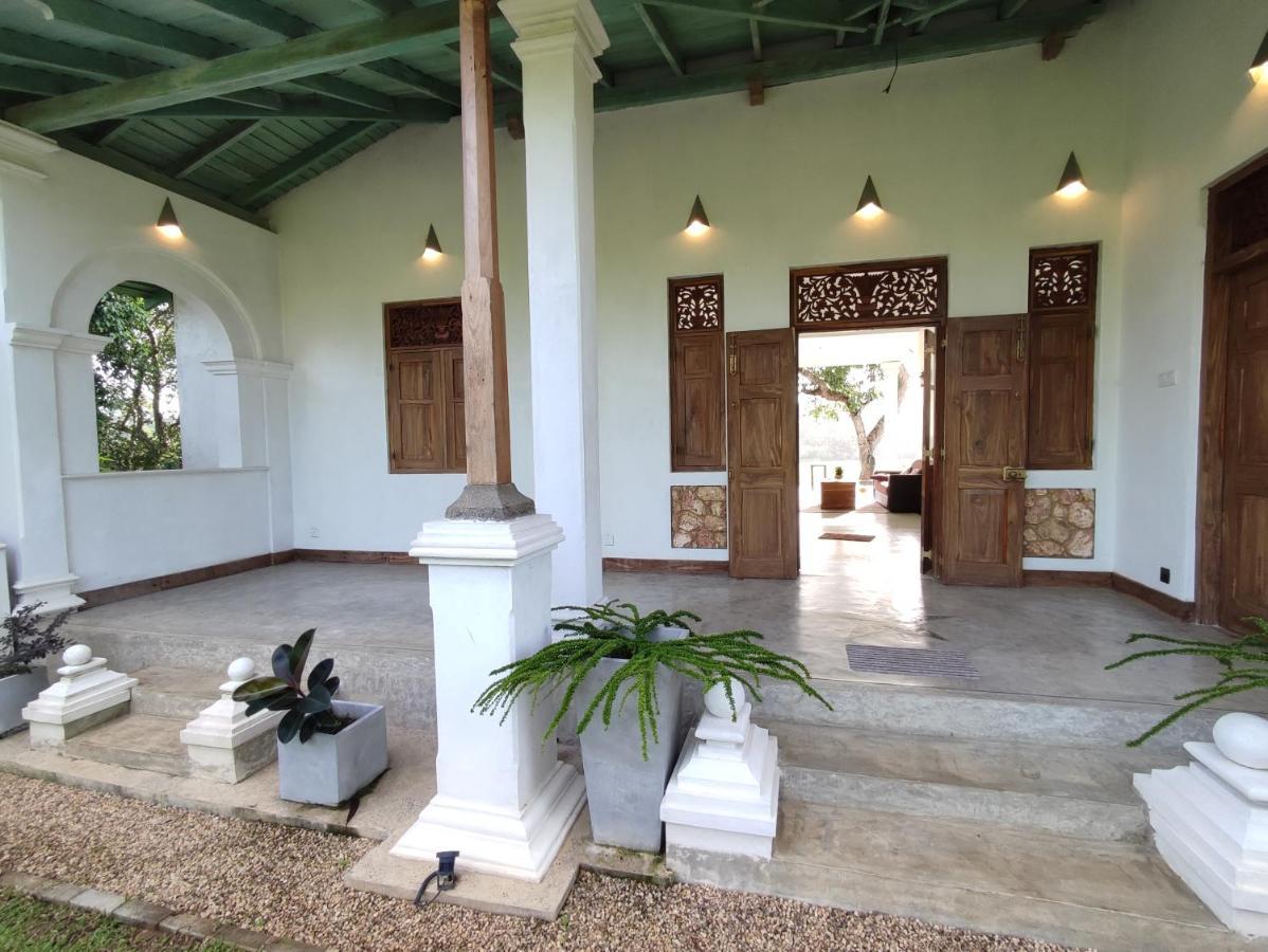 Villa Seven Faces-Luxury Escape,Stunning Views With Private Pool For A Couple Or Family! Galle Kültér fotó