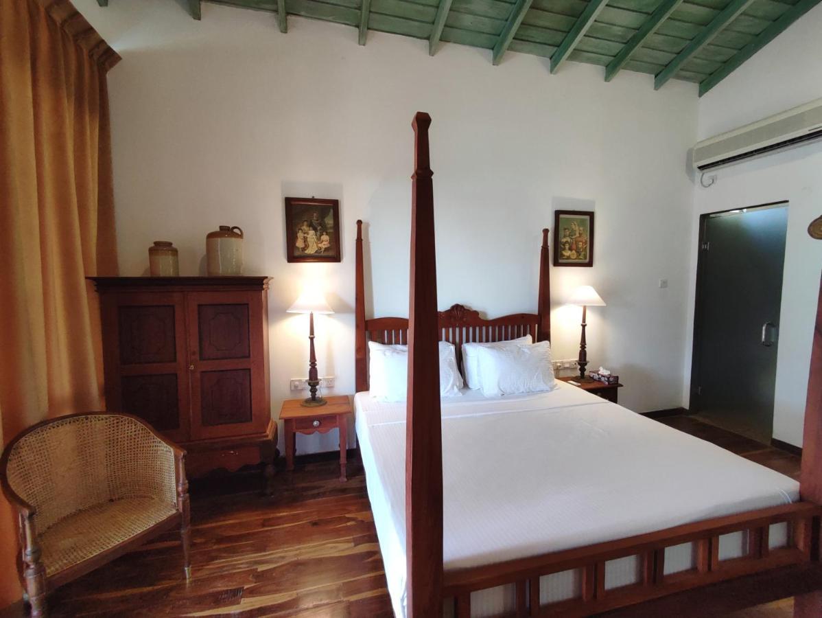 Villa Seven Faces-Luxury Escape,Stunning Views With Private Pool For A Couple Or Family! Galle Kültér fotó