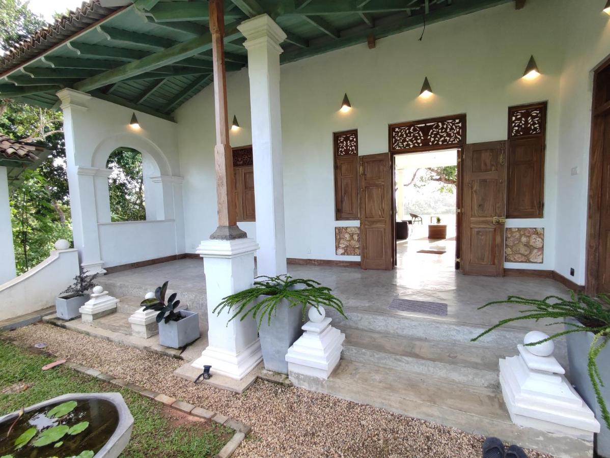 Villa Seven Faces-Luxury Escape,Stunning Views With Private Pool For A Couple Or Family! Galle Kültér fotó